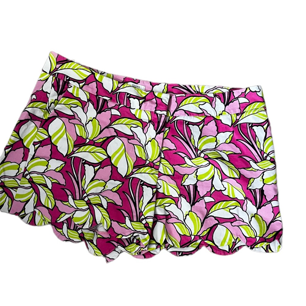 Crown and Ivy Scalloped shorts